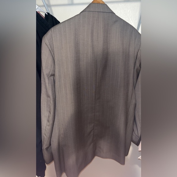 Two piece men’s suit (sold separately if so wanted) By Roberto Vassalli - Picture 9 of 13